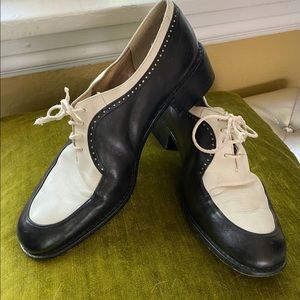 Stuart Weitzman 2 tone oxfords